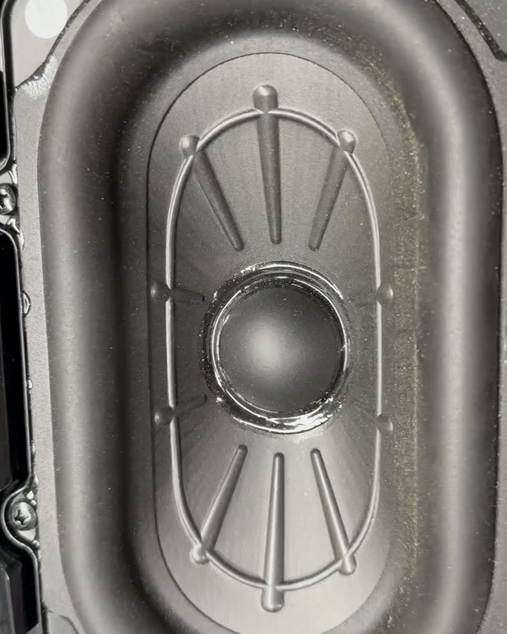 JBL won&rsquo;t turn on or charge? It&rsquo;s the most common fault